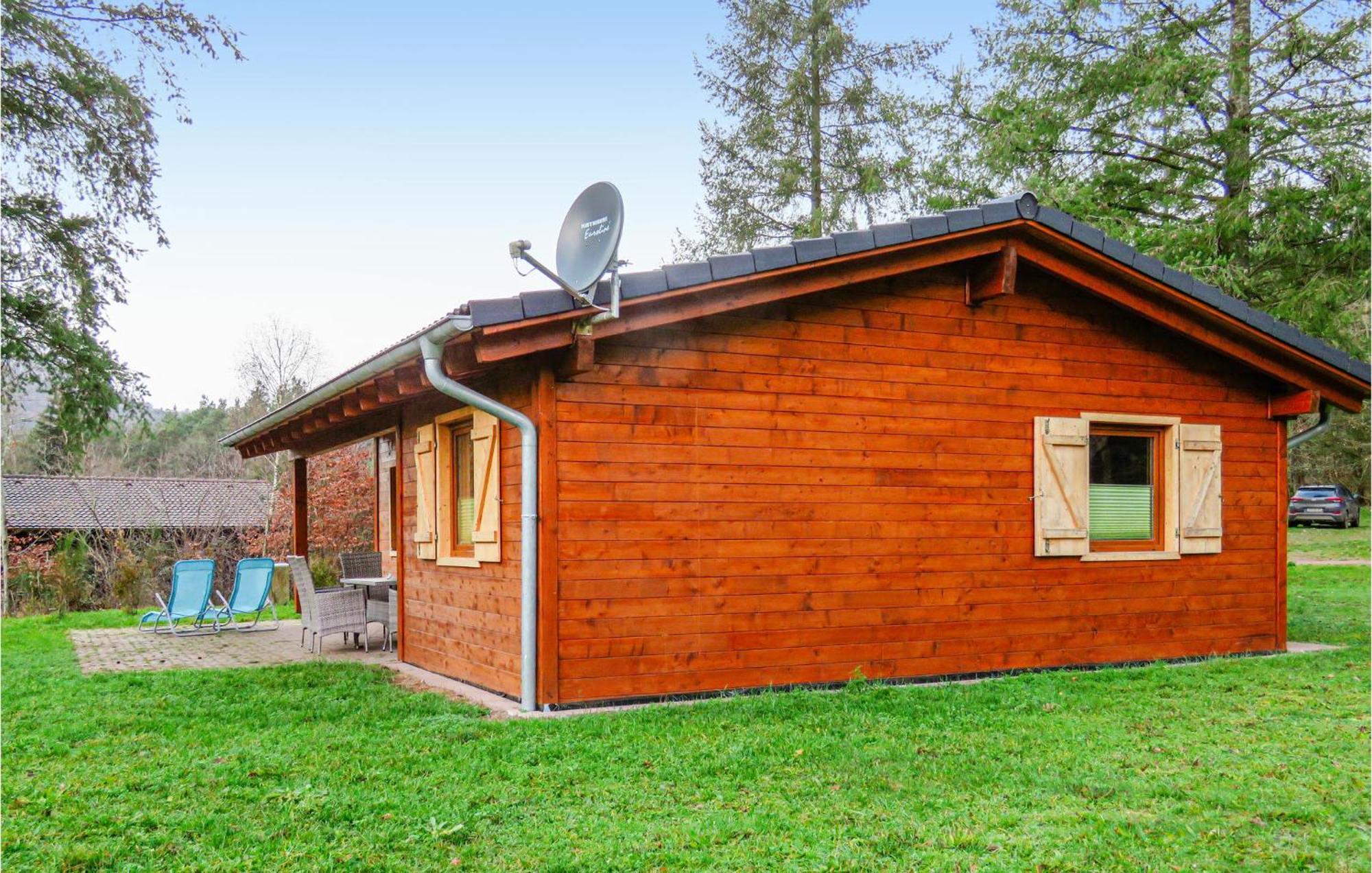 Lovely Home In Merzalben With Wifi Bagian luar foto